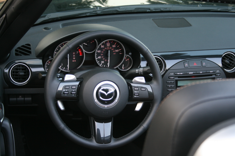 Illustration for article titled Can You Still Have An Awesome Time In An Automatic Mazda Miata?